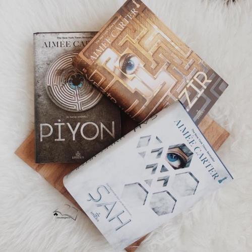 Piyon / Vezir / Şah (3 Kitap Set Ciltli) Aımee Carter